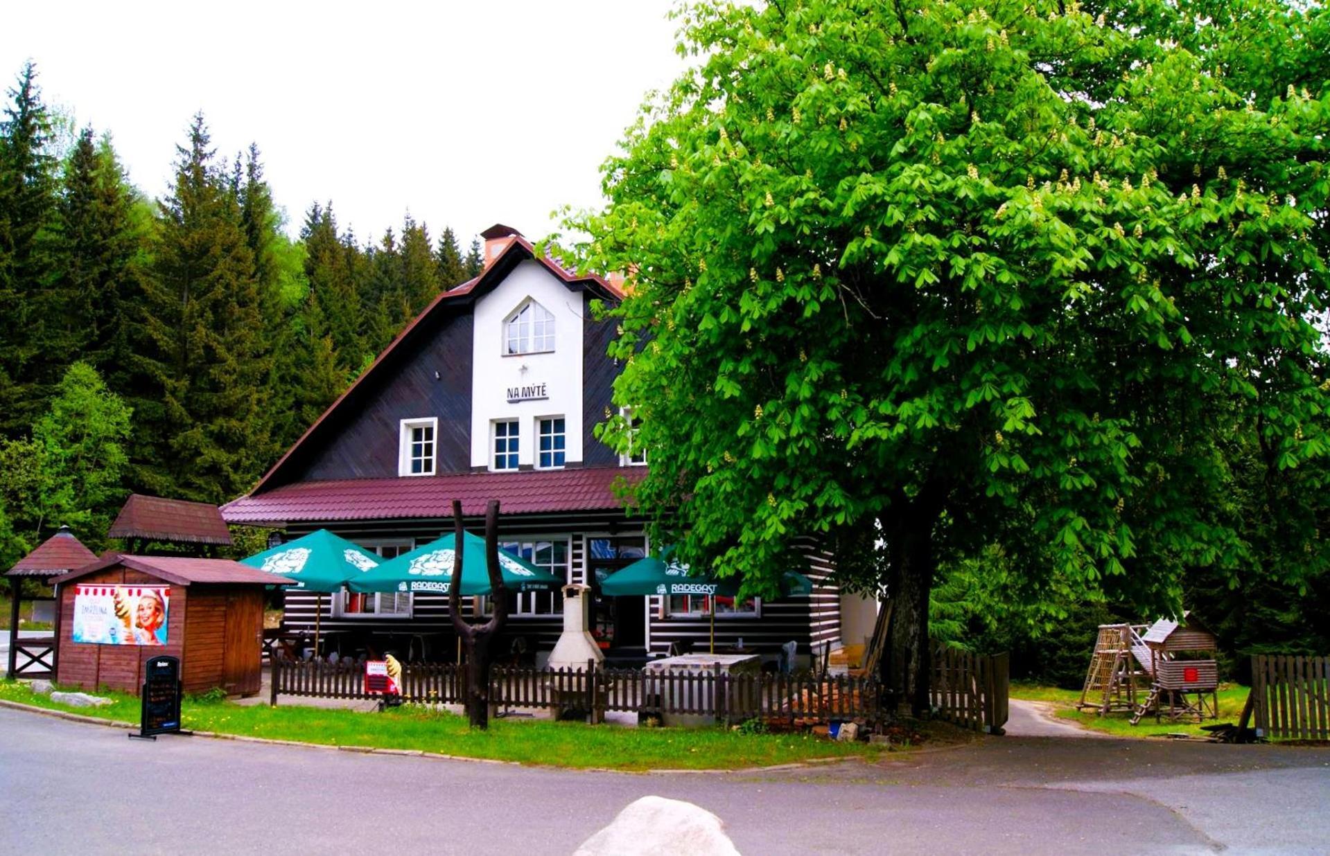 Hotylek Na Myte Hotel Harrachov Kültér fotó
